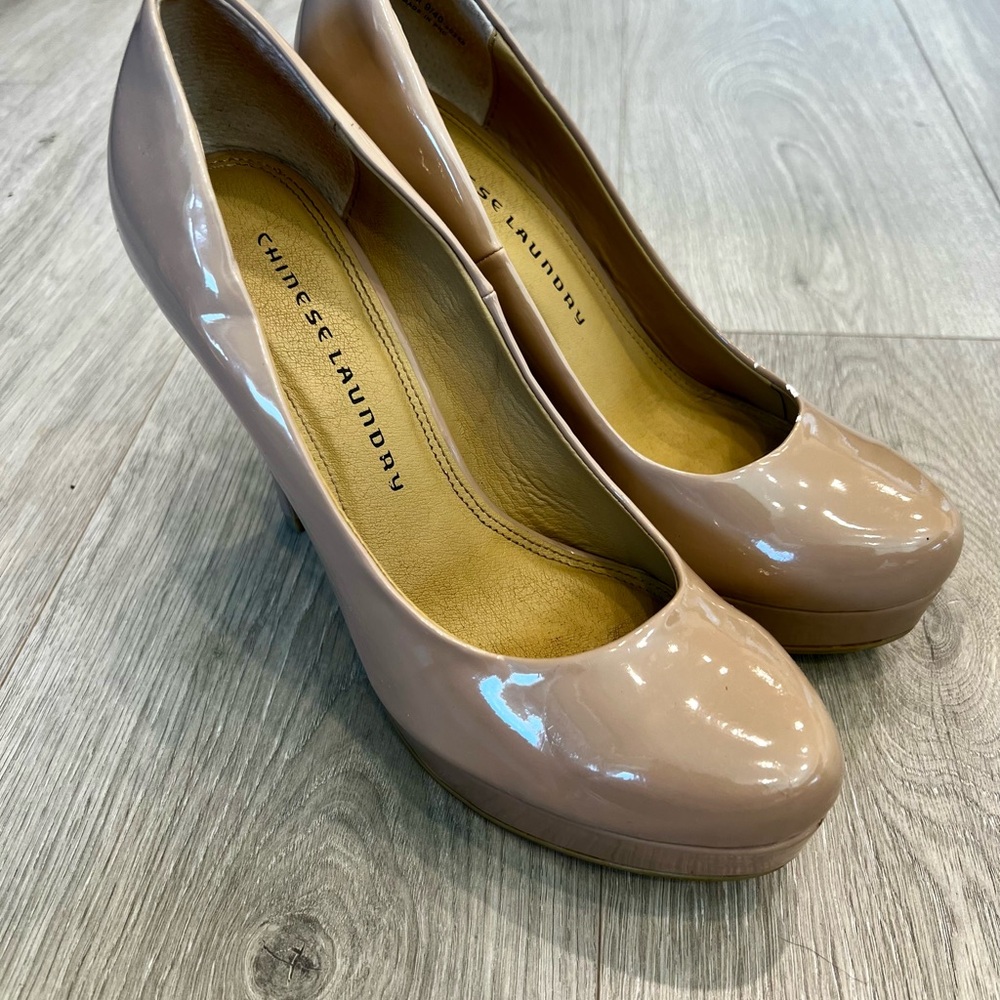 Chinese Laundry Women's Blush Heels